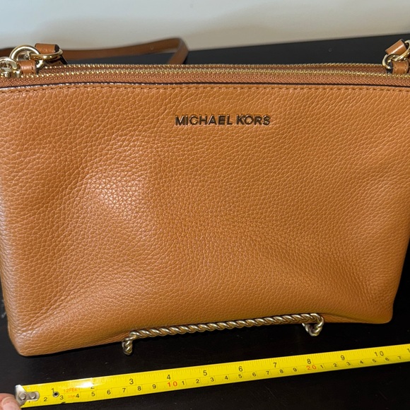 Michael Kors Tan and White Crossbody Bag - Picture 14 of 15